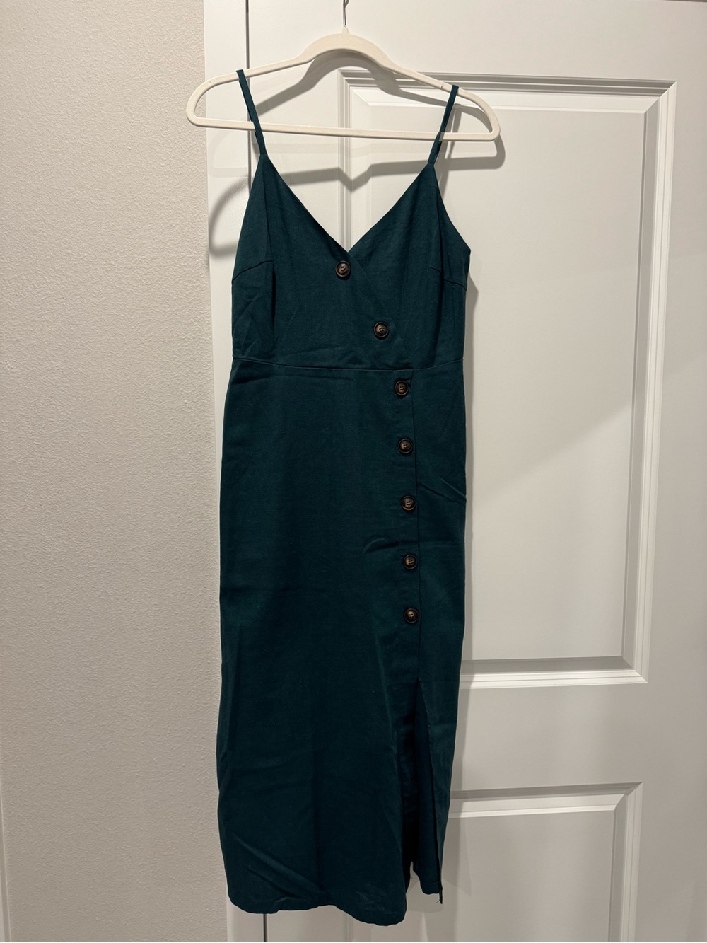 Lush Dark Green Button-Front V-Neck Midi Dress with Side Slit - Picture 3 of 4